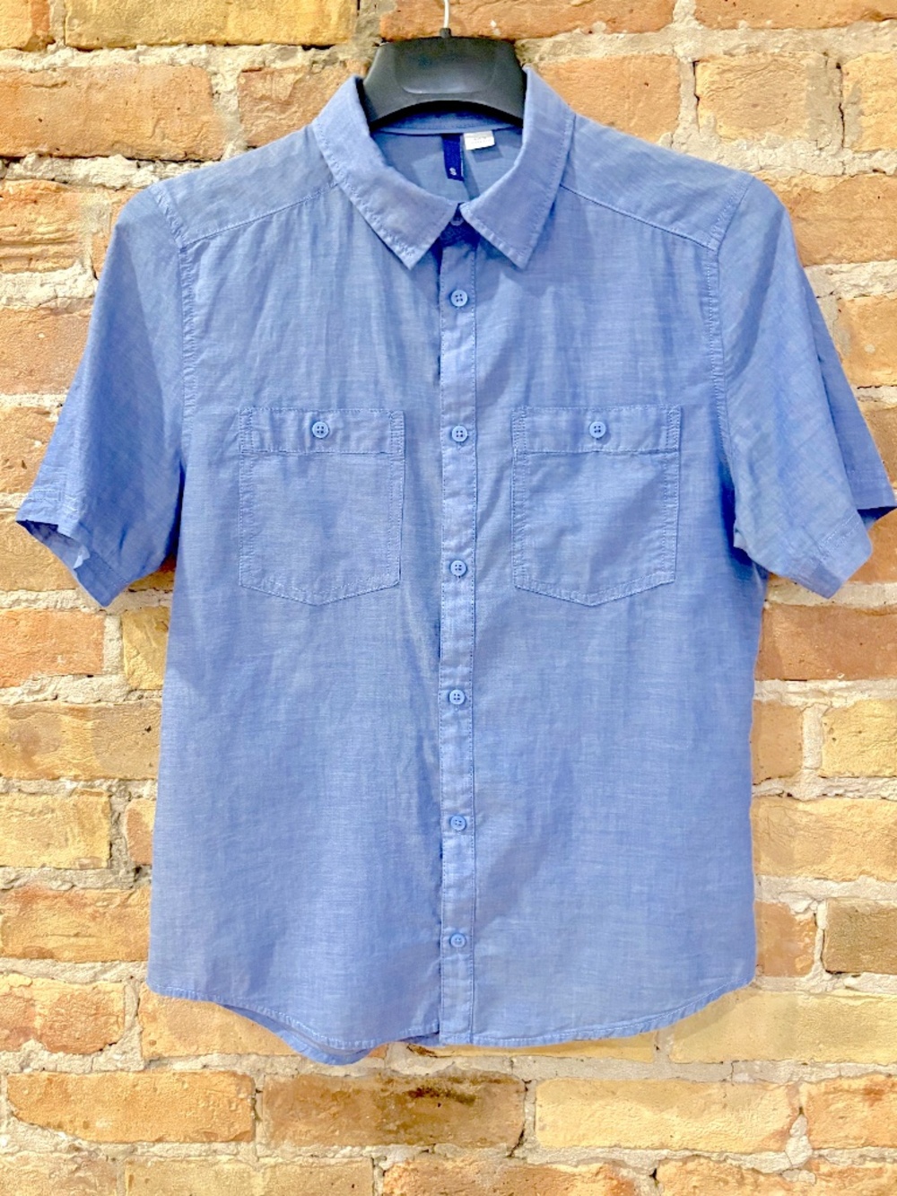H&M Mens Short Sleeve Button Up Shirt With Adjustable Sleeve Length